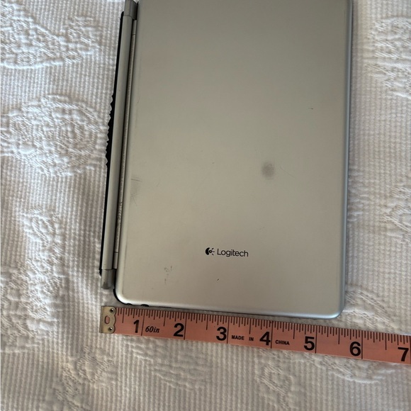 Logitech keyboard - Picture 2 of 2